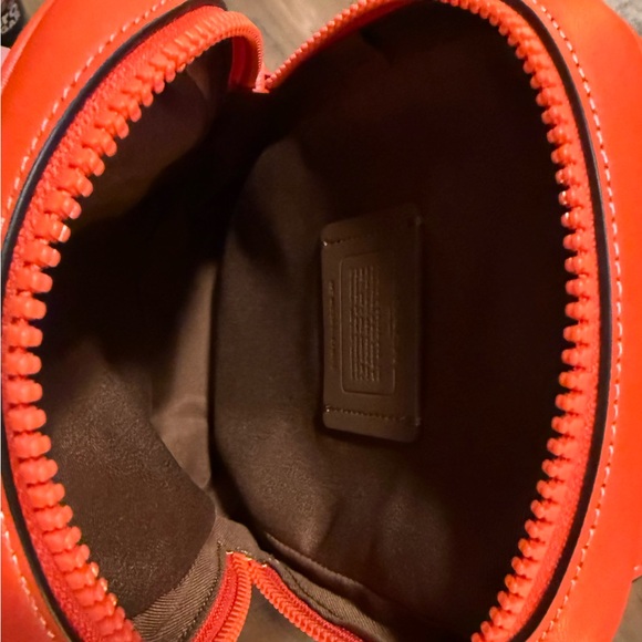 Coach Track Pack Bag 14. NWT! - Picture 5 of 16